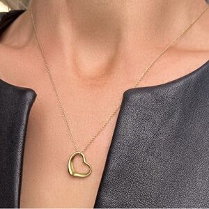 18K Gold Tiffany & Co Vintage Elsa Peretti 22mm heart 14.5” chain
